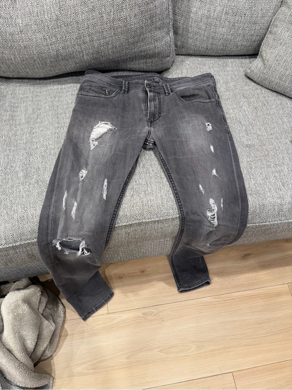 Diesel Men's Black/Grey Skinny Distressed Jeans